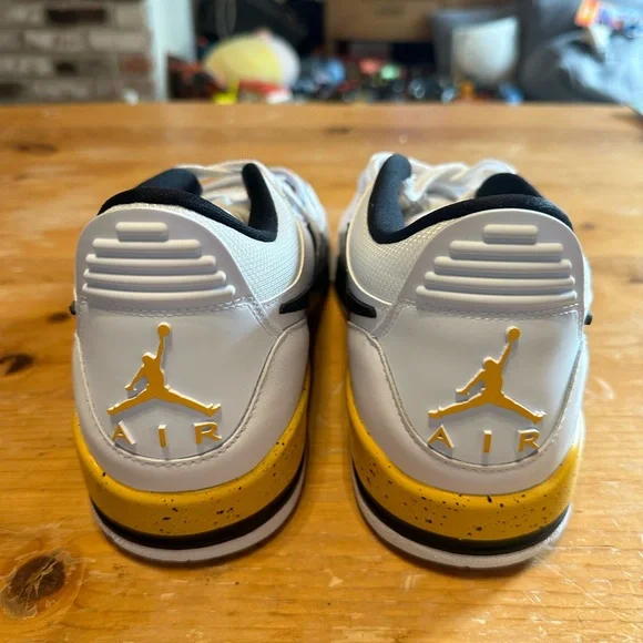 Air Jordan Legacy 312 Low - Picture 4 of 8